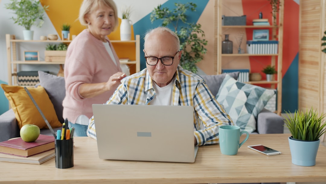 Best Internet Plans for Seniors: What Costs Less in 2026