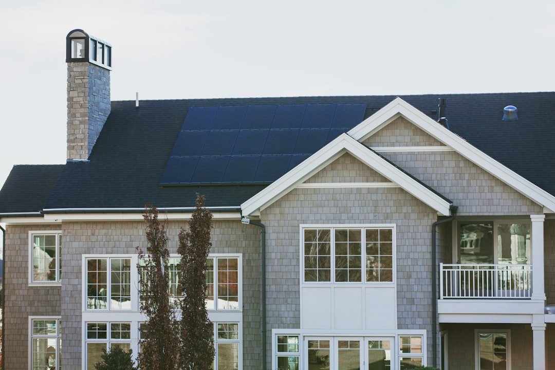 How Can I Integrate Solar Panels, Battery Storage, and Smart Home Technology?