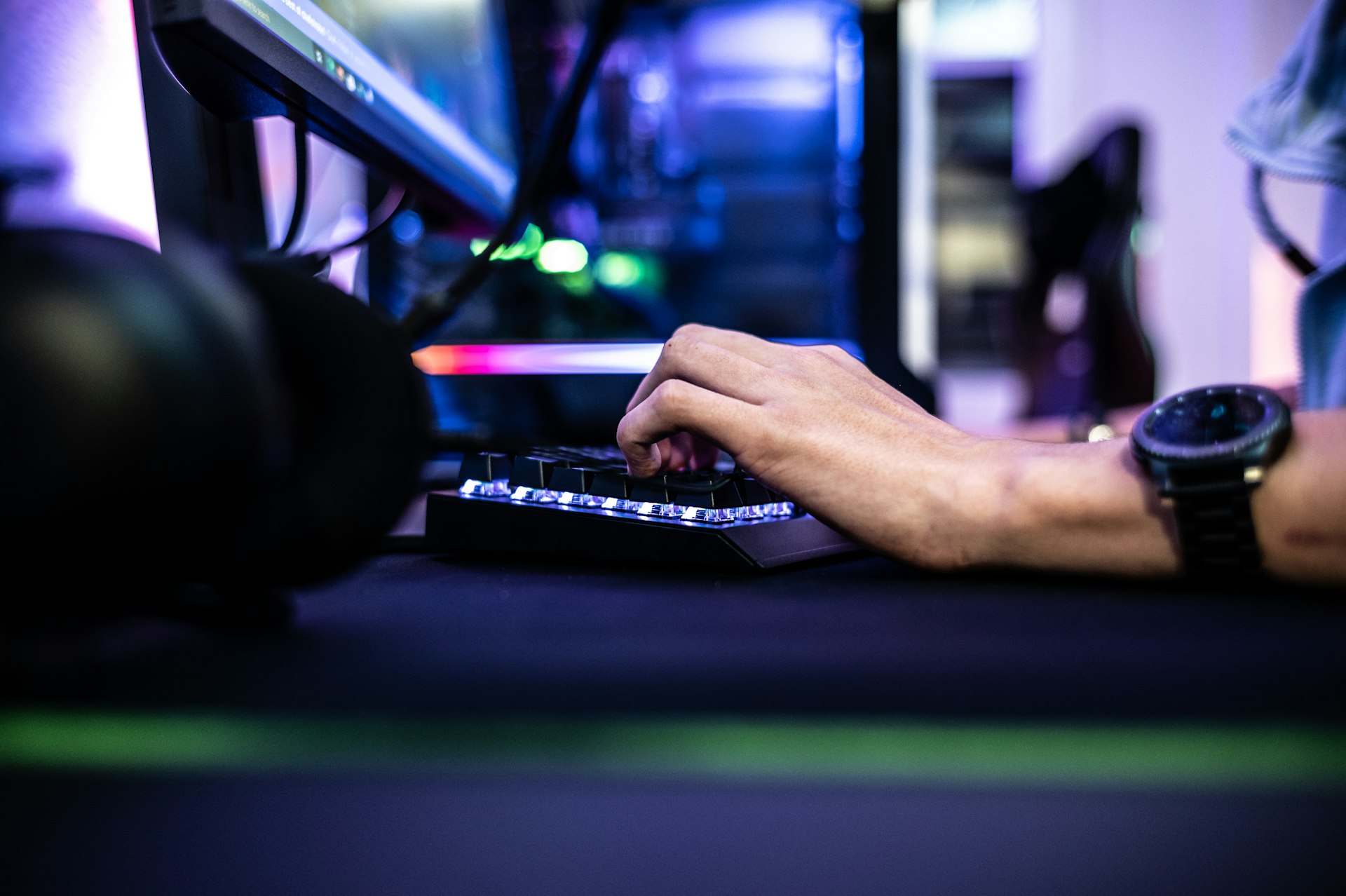 How Much Internet Speed Do You Really Need for Gaming? A Practical Guide to Speeds, Usage, and Smooth Play
